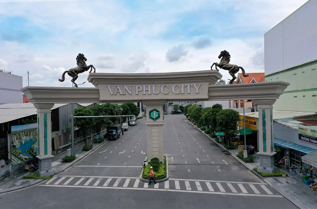 khu đô thị vạn phúc city nằm trên mặt tiền quốc lộ 13