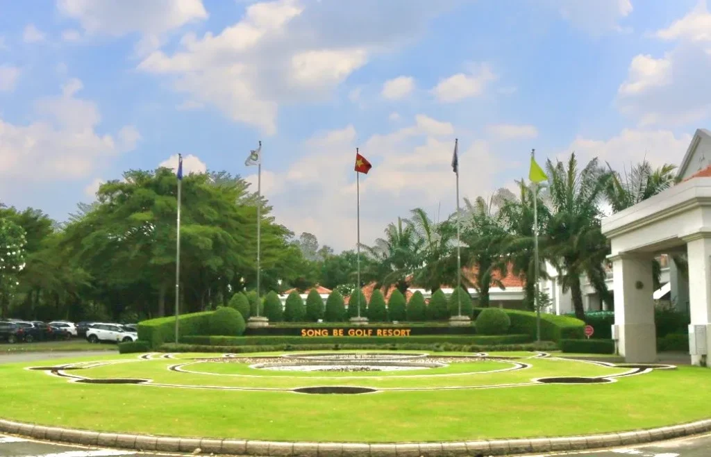 chủ sở hữu của Sông Bé Golf Resort là Protrade Corporation