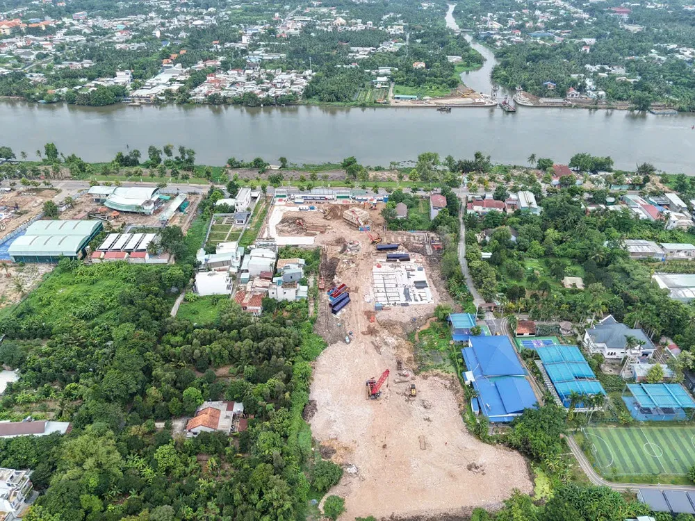 tien do xay dung emerald river park 2
